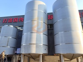 濟南優發國際30到50噸啤酒廠設備清酒罐